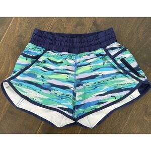 Lululemon Women’s Size 4 Blue/Green Tracker 4" Inseam Activewear Lined Shorts